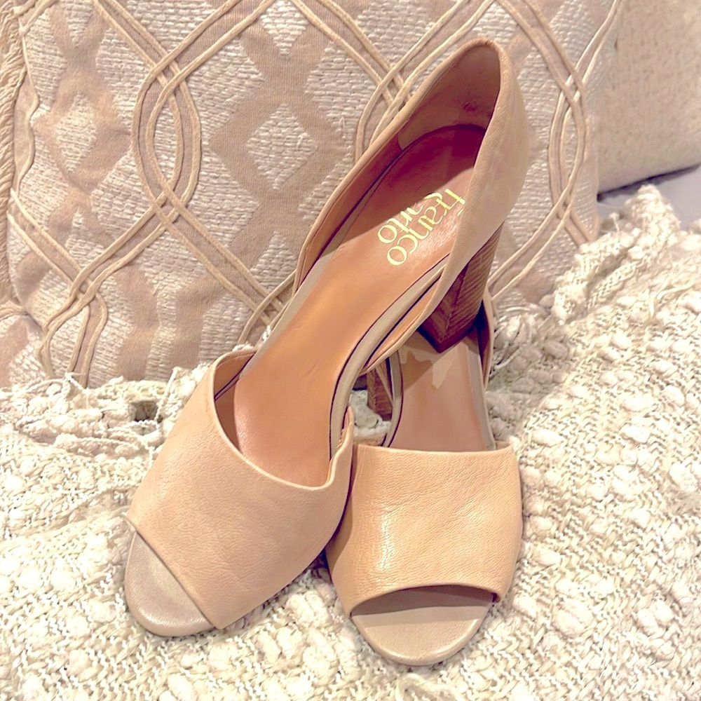 8.5 Emma Franco Sarto Nude colored soft heel like new! Spring shoe